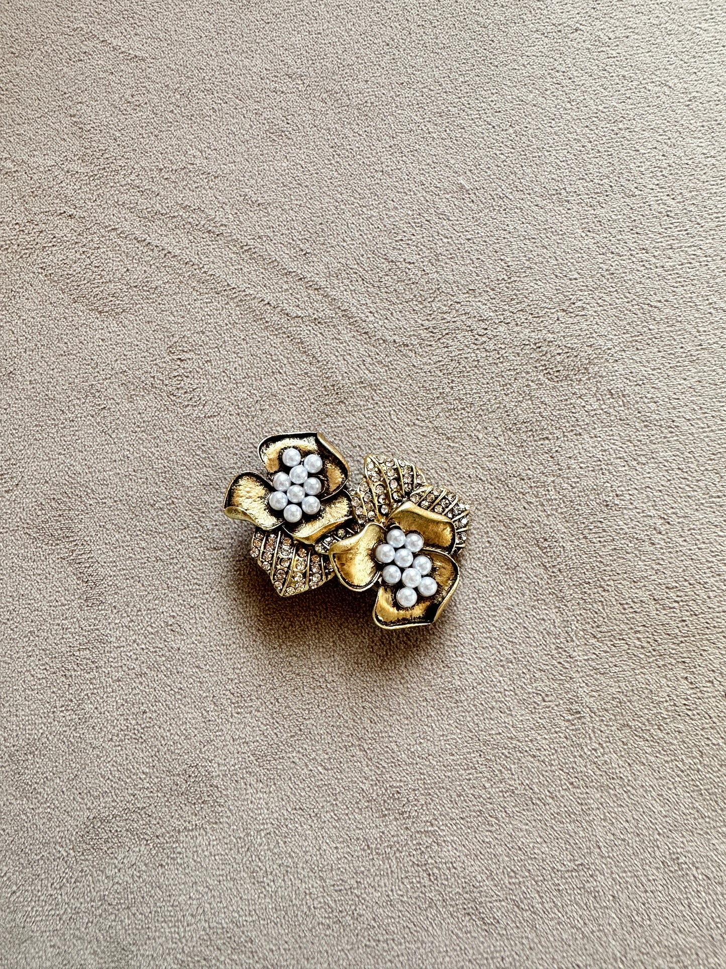 Flower Girl Pearl Earring