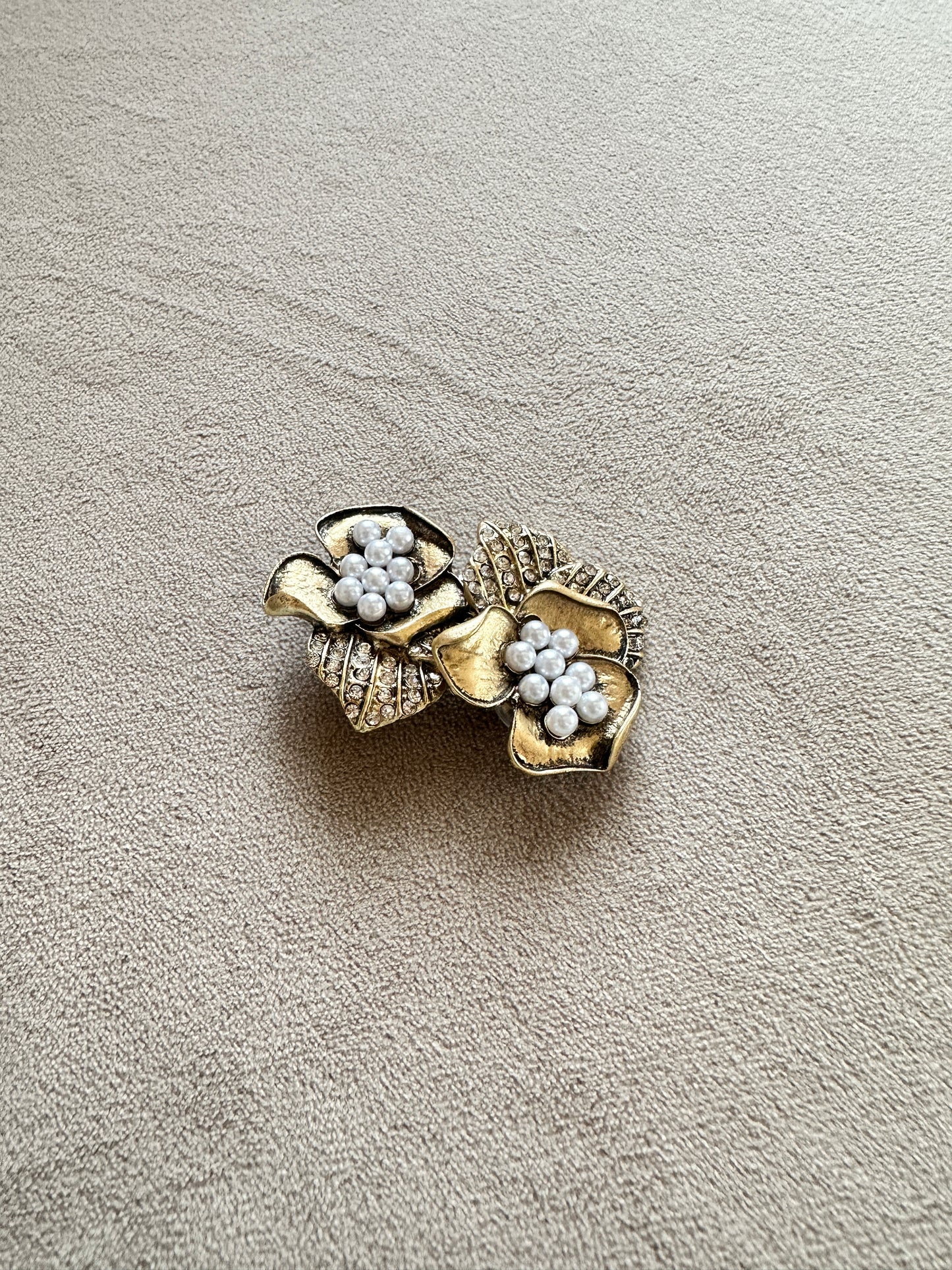 Flower Girl Pearl Earring