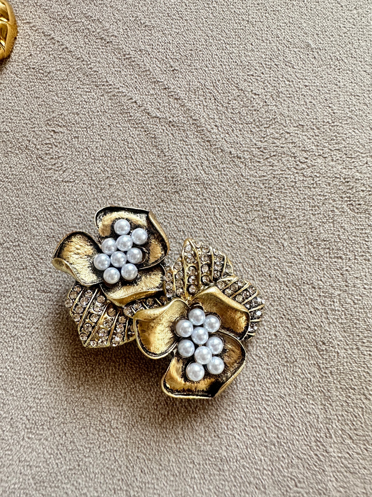 Flower Girl Pearl Earring