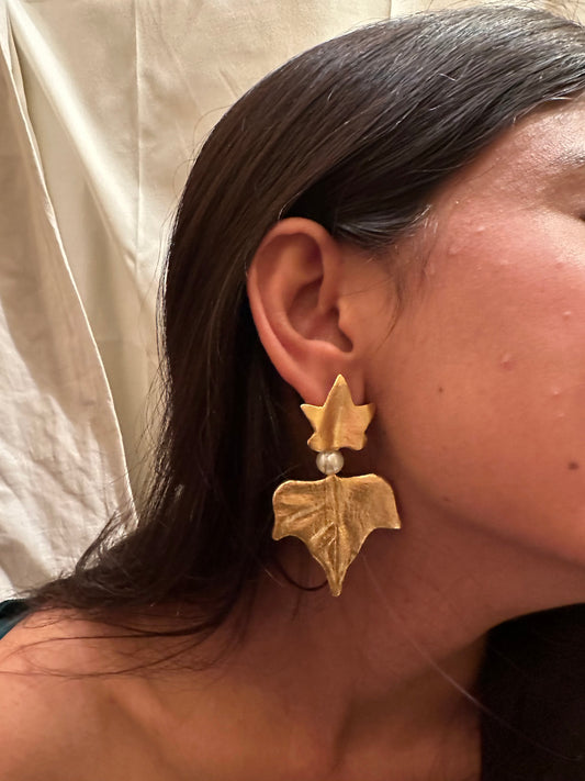 Pearl Petal Earring