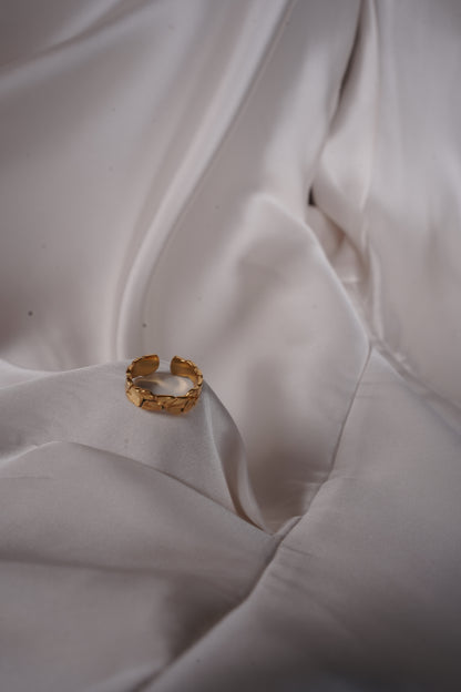 Ruffle Ring
