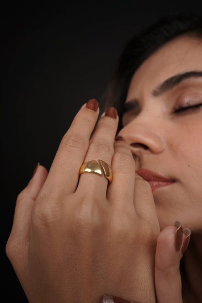 Claw Ring.