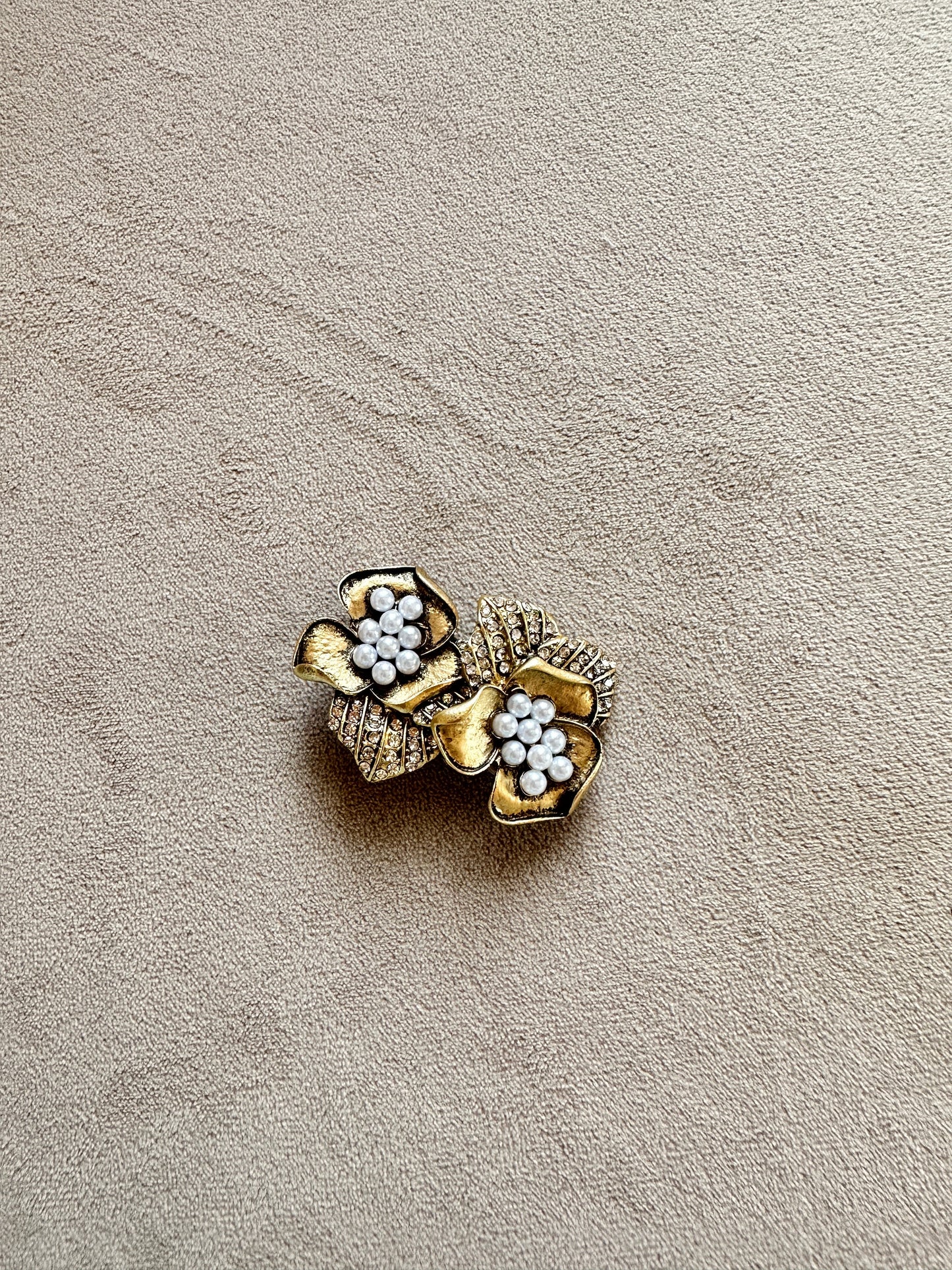 Flower Girl Pearl Earring.